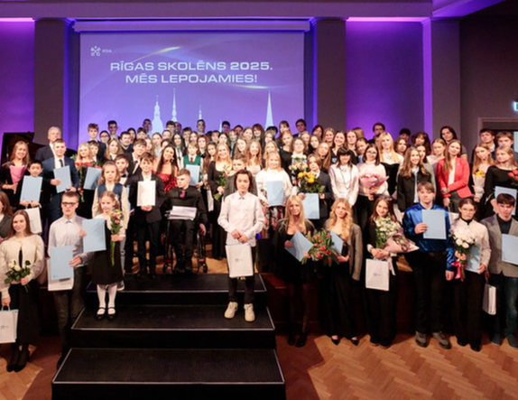 Godina labākos Rīgas skolēnus 2025. gadā