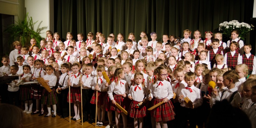 Ar vērienīgu koncertu noslēdzas 8 pirmsskolas izglītības iestāžu projekts