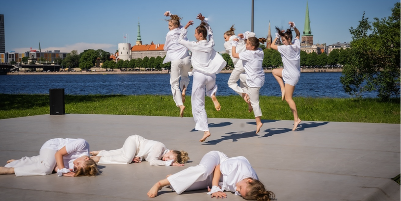 Starptautiskais laikmetīgās dejas festivāls "Laiks dejot 2025" Rīgā un Stāmerienā