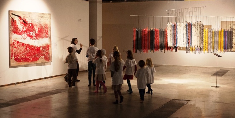 Izstāžu zāles “Rīgas mākslas telpa” bērnu izglītojošās programmas nodarbības “Stāsts par Latviju” 