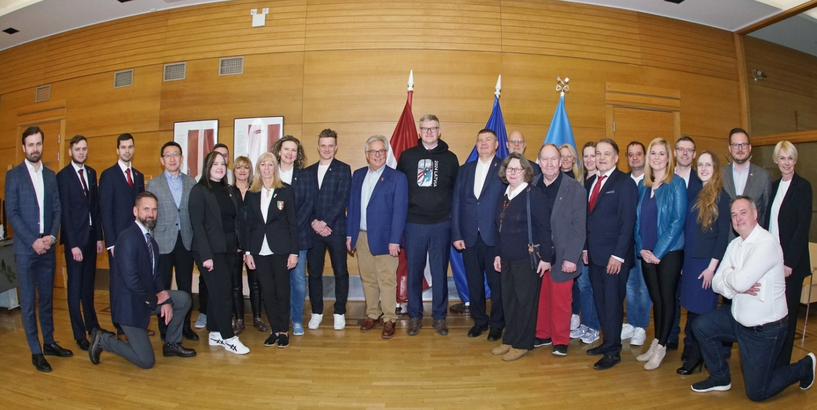 Rīgas domē viesojas pasaules sieviešu čempionāta hokejā organizatori