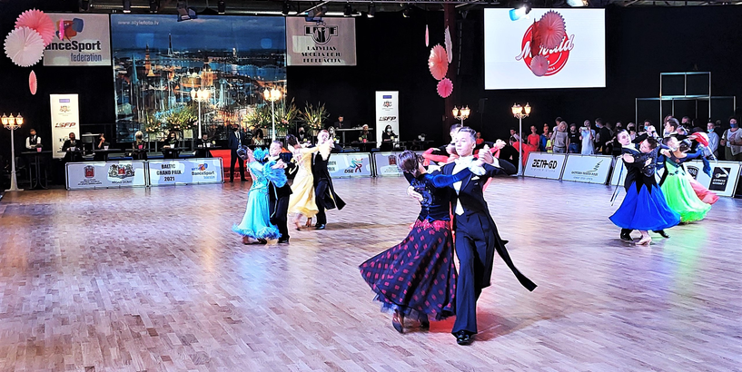 Latvijas pāriem panākumi sporta deju festivālā “Baltic Grand Prix 2021”