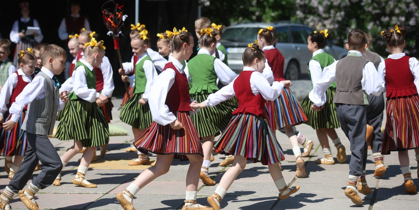 Gatavojas XIII Latvijas Skolu jaunatnes dziesmu un deju svētkiem