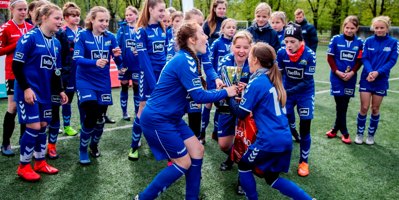 Aizvadīts futbola turnīrs meitenēm “Daugavgrīvas kauss”