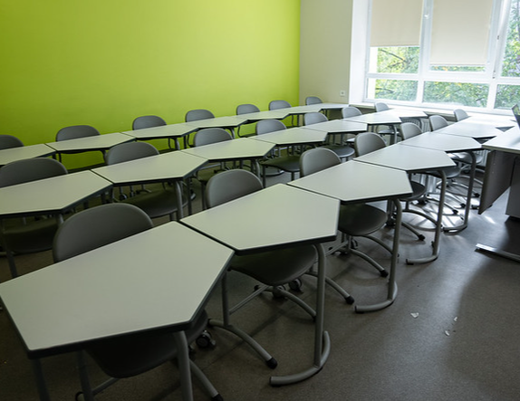 Rīgas pašvaldības skolās saņemti 5279 skolēnu pieteikumi mācībām 10. klasē