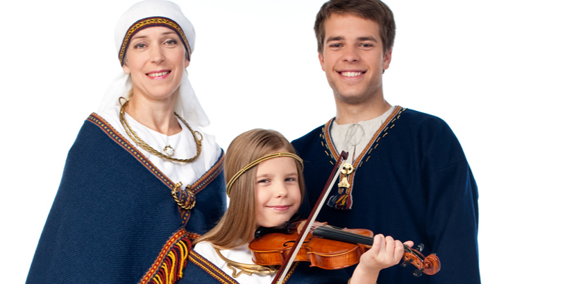 Starptautiskajai ģimenes dienai veltīts dziedošās Tihovsku ģimenes koncerts