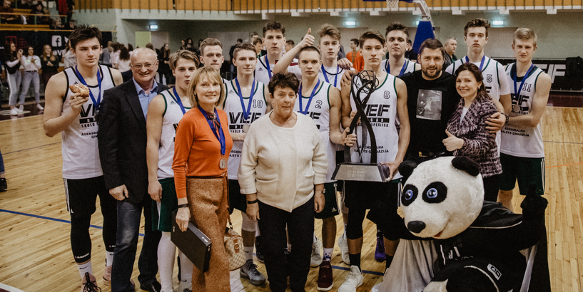“VEF Rīgas skolu superlīgas” desmitās sezonas kopvērtējumā uzvar Āgenskalna Valsts ģimnāzija