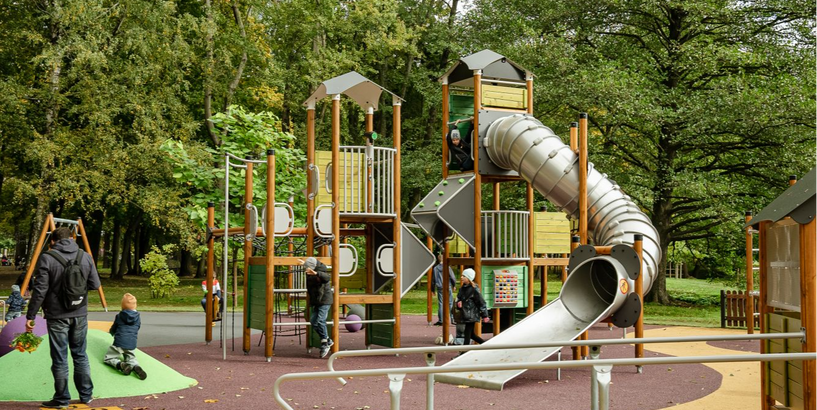Nordeķu parkā atklāts jauns bērnu rotaļu laukums