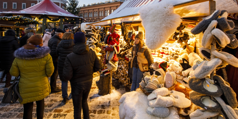 Rīdzinieki un pilsētas viesi aicināti baudīt Ziemassvētku sajūtas pilsētas tirdziņos