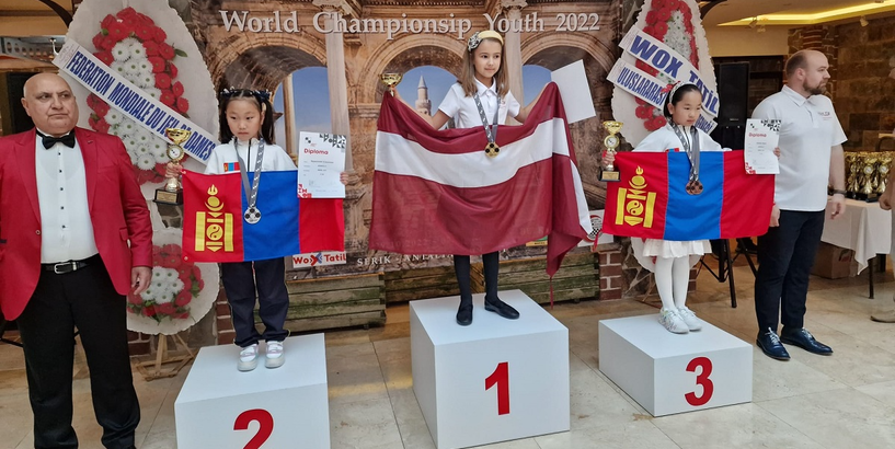 Pasaules čempionātā jauniešiem 100 lauciņu dambretē Latvija izcīna 19 godalgas