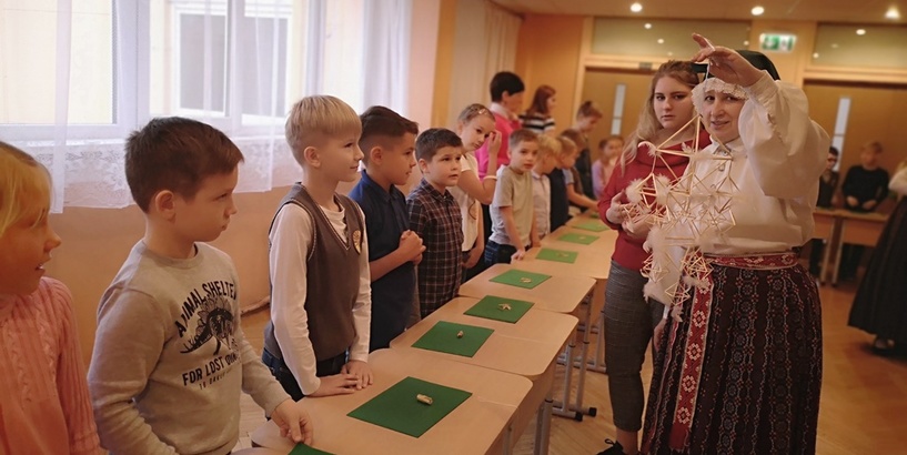 Rīgas 84. vidusskolai iniciatīva “Latvijas skolas soma” palīdz iepazīt Mārtiņdienas tradīcijas