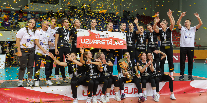 Rīgas Volejbola skola/Latvijas universitāte sezonu sāk ar uzvaru Superkausā