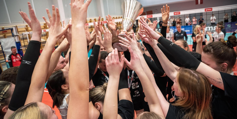 Rīgas Volejbola skolas/Latvijas Universitātes komanda Latvijas čempionātā izcīna bronzu