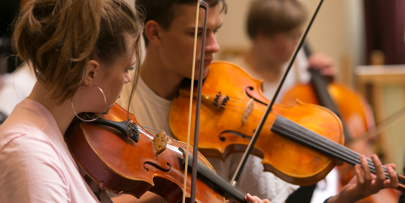 Latvijas Simtgades jauniešu orķestris muzicēs kopā ar pasaulslaveniem mūziķiem