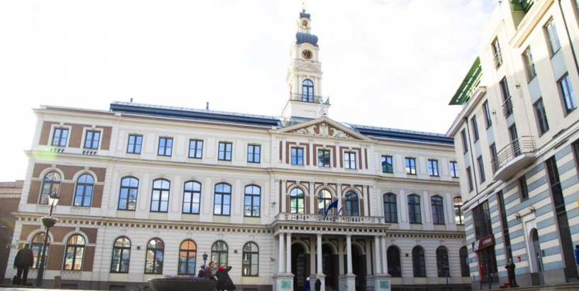 Rīgas pašvaldības budžeta grozījumos piešķir papildu finansējumu izglītības jomai