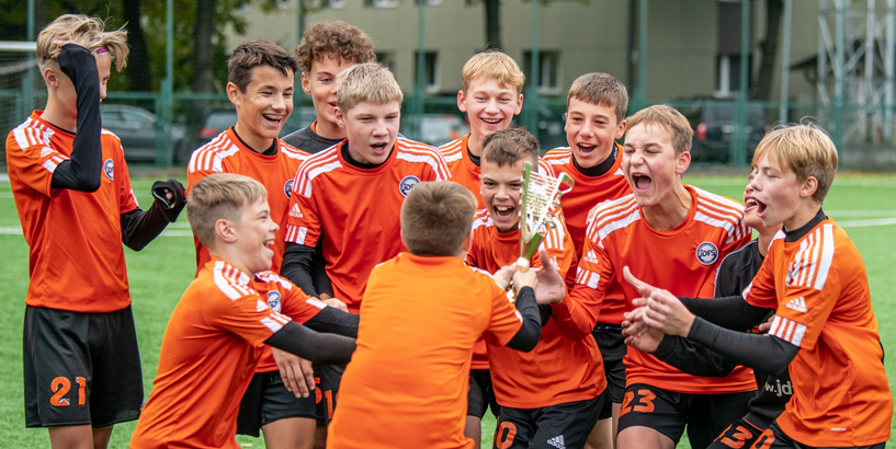 Rīgas skolu kauss futbolā noskaidro Rīgas pilsētas čempionus