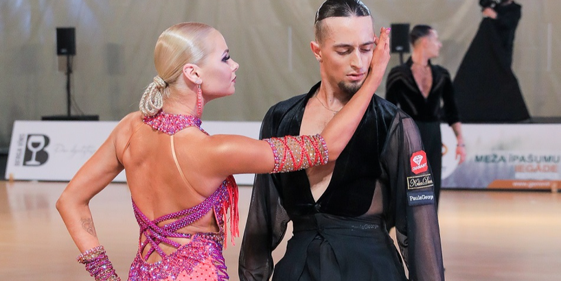 Latvijas pāris vēlreiz sasniedz pusfinālu Pasaules kausā Latīņamerikas dejās 