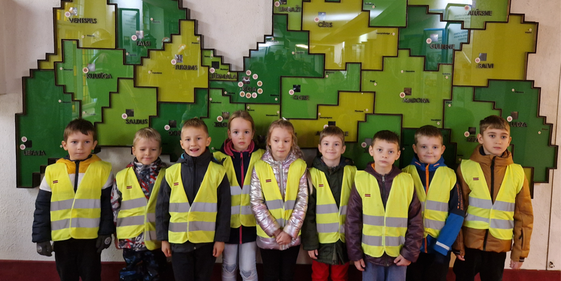 Rīgas 232. pirmsskolas izglītības iestādes audzēkņi apmeklē Latvijas ugunsdzēsības muzeju