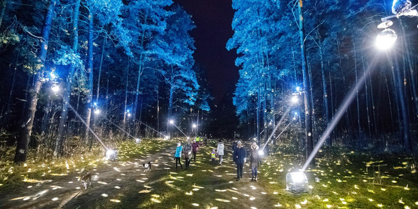 Rīgā pirmo reizi svētku rotā iemirdzas arī parki pilsētas apkaimēs