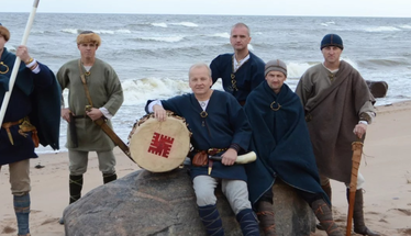 Vīru kopa “Vilki” aicina uz barikāžu aizstāvju piemiņas koncertu un kopīgu sadziedāšanos Rīgas Latviešu biedrībā