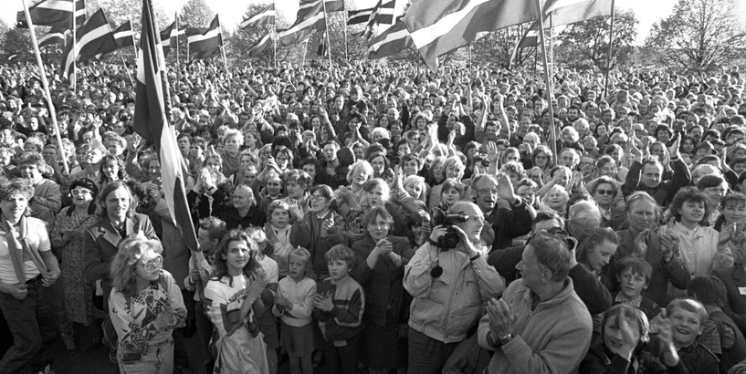 Deklarācijai “Par Latvijas Republikas neatkarības atjaunošanu” – 35  Izstāde “Esam brīvi, neatkarīgi”