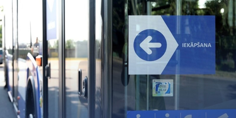 Atjauno atlaides Rīgas sabiedriskajā transportā visām pasažieru kategorijām