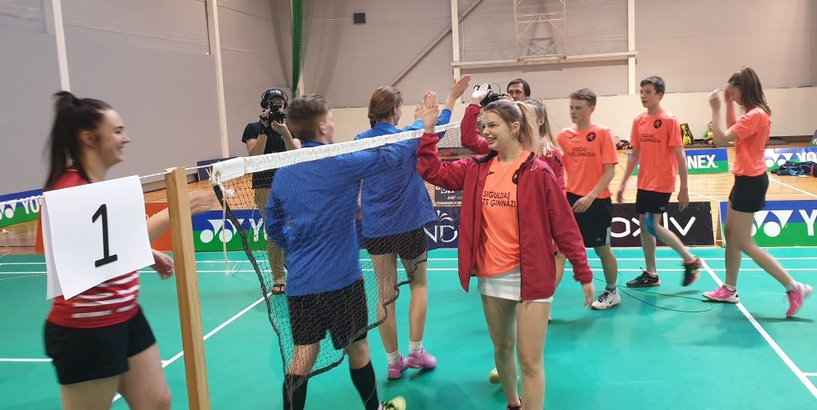 Aicina pieteikties Latvijas skolu komandu čempionātam badmintonā