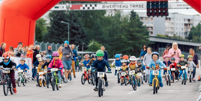 Rīgas un apkārtnes bērni aicināti uz “Biķernieku trases lielo balvu” riteņbraukšanā