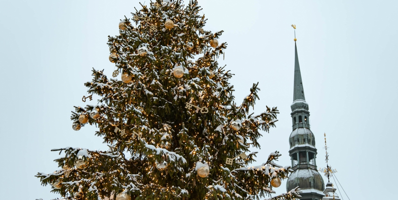 Pirmajā adventē iedegs Rīgas Ziemassvētku egles 