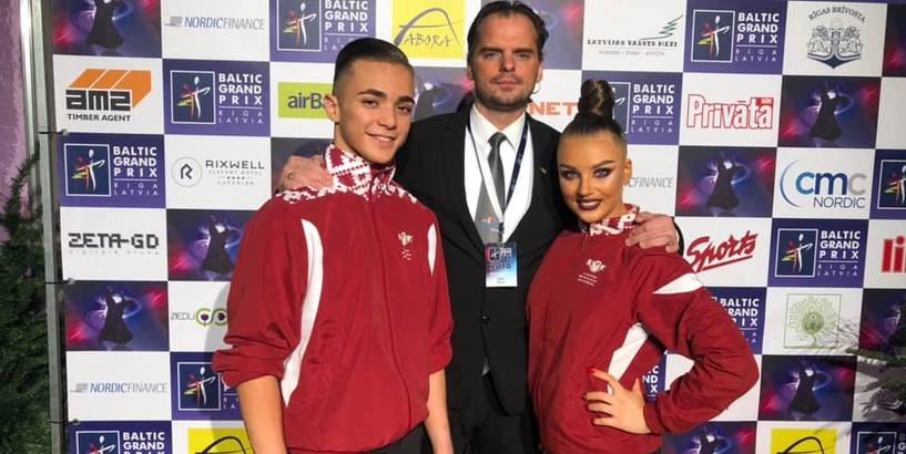 Latvijas jauniešu pāris pusfinālā pasaules čempionātā Latīņamerikas dejā Rīgā