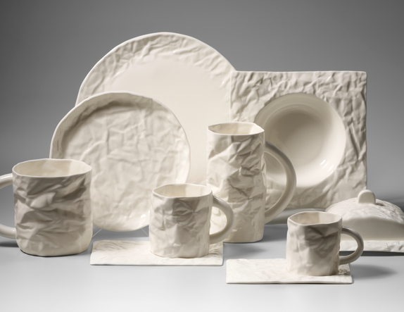 Rīgas Porcelāna muzeja pirmā direktora un dibinātāja Jāņa Roņa personālizstāde “Piebalgas Porcelāna Fabrikas” 
