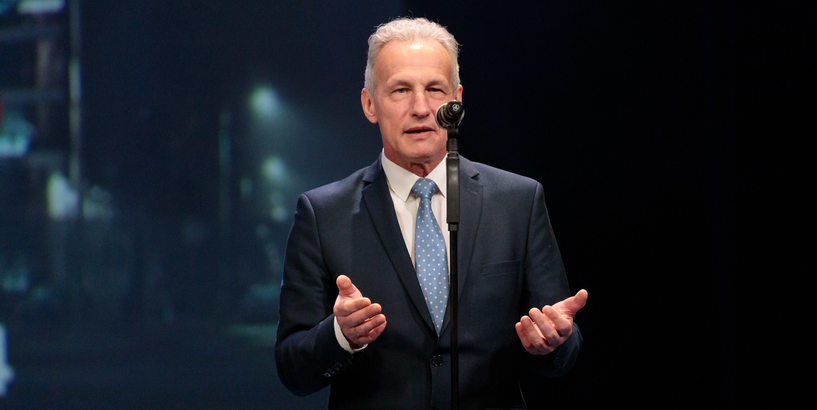 Pasniegs Rīgas gada balvu izglītībā