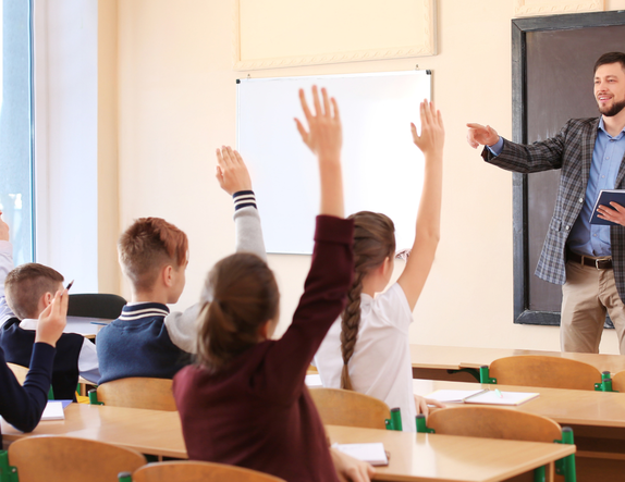 Nodrošinās datu pieejamību un izmantošanu izglītības kvalitātes uzlabošanai