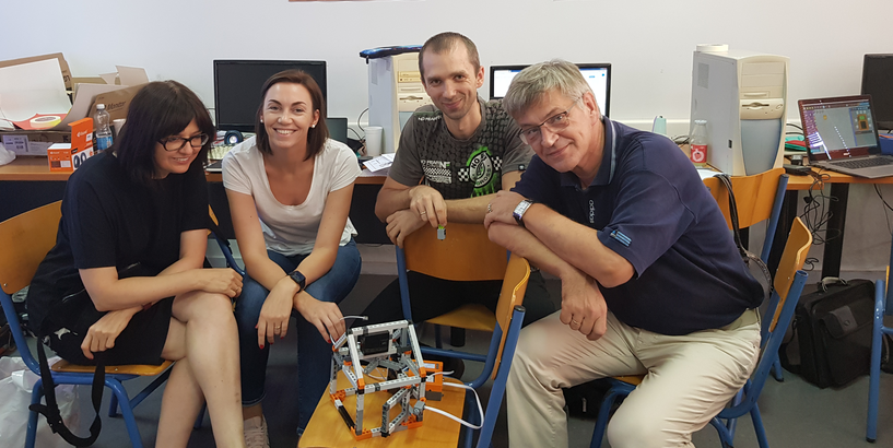 Rīgas pedagogi turpina iegūt zināšanas robotikas mācībās Atēnās