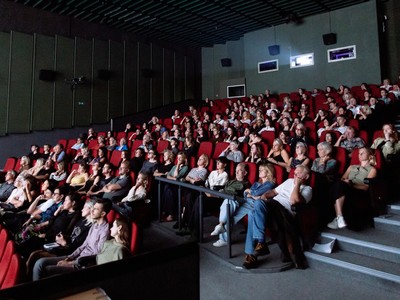 Skati?ta?ji filmas Kops? es sevi atceros seansa? kino Splendid Palace_foto Agnese Zeltin?a.jpg