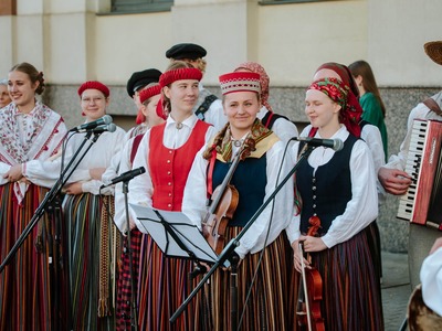 perlu-nodosana-5_54566852778_o.jpg