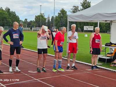 Trešais no kreis?s V. Suborins pirms starta 800m skr?jien?.jpg