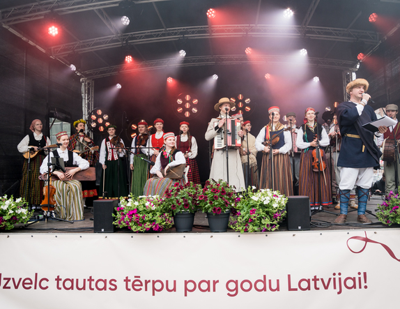 4. maija svinības Rātslaukumā