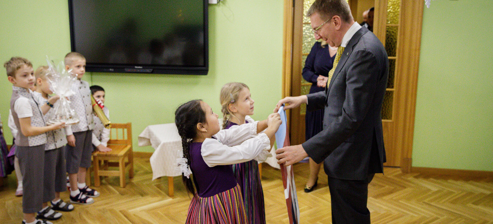 Prezidents apmeklē Rīgas 4. pirmsskolas izglītības iestādes “Avotiņš” grupiņas “Odziņas” 