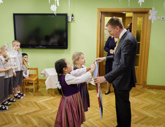 Prezidents apmeklē Rīgas 4. pirmsskolas izglītības iestādes “Avotiņš” grupiņas “Odziņas” 
