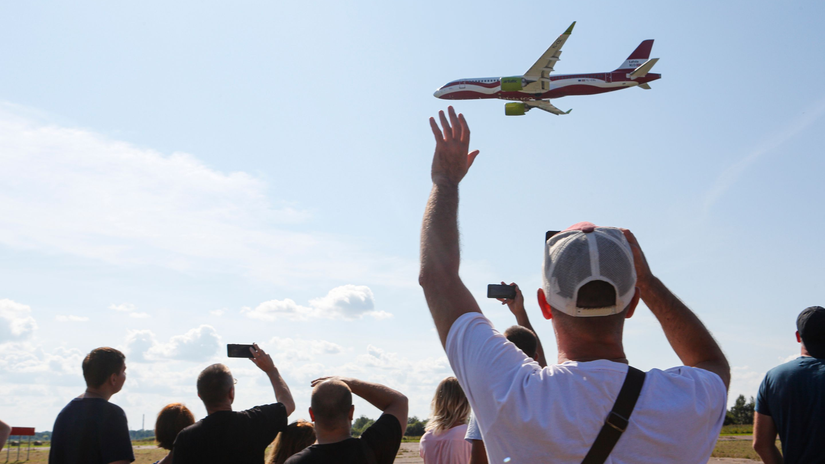 Latvijas aviācijas svētkiem – 100