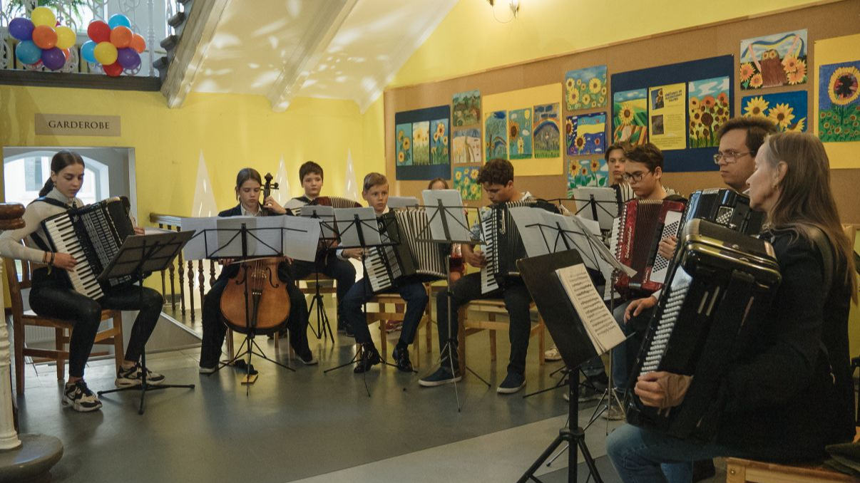 Rīgā turpinās pieteikšanās vairāk nekā 500 interešu izglītības programmās