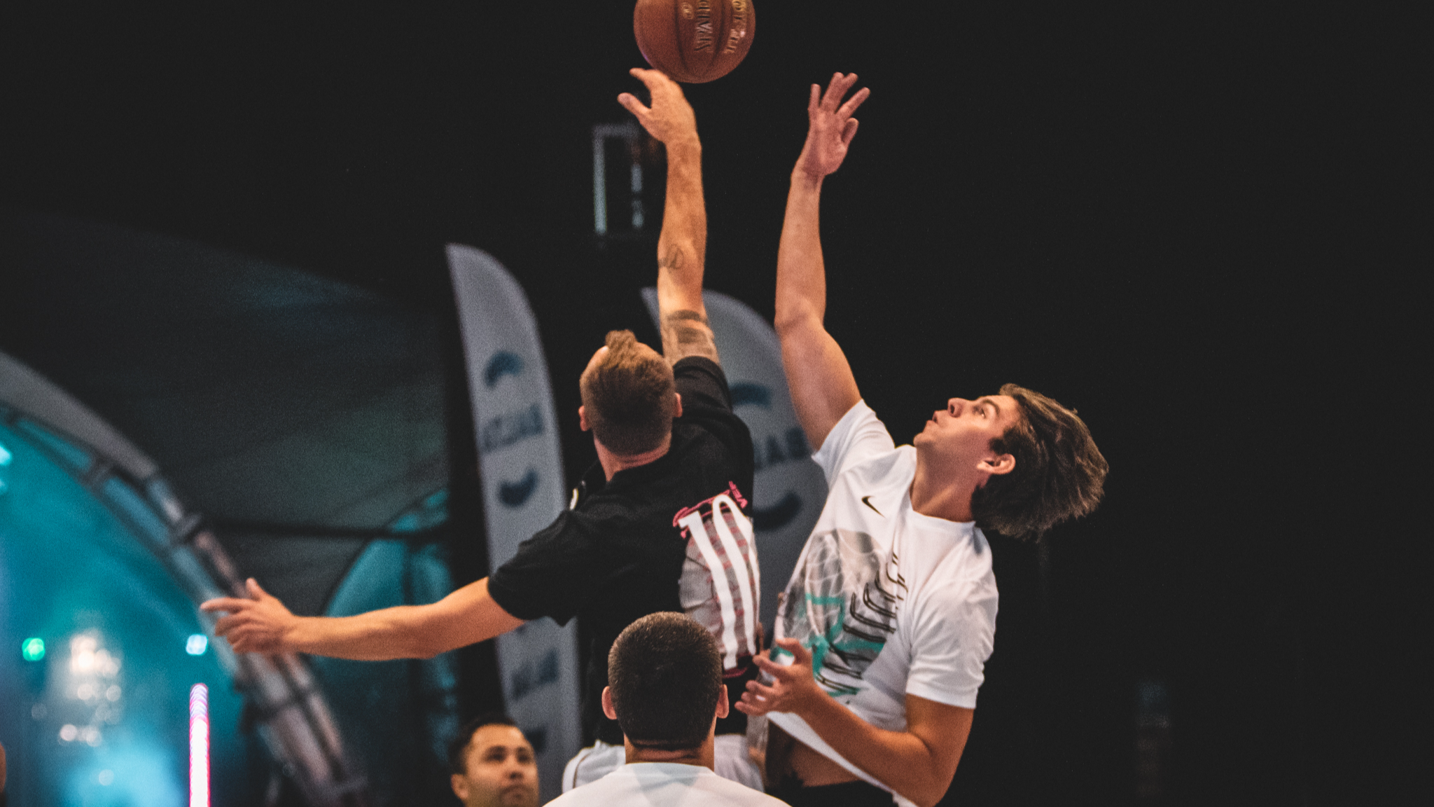Basketbols, mūzika, street food — šajā nedēļas nogalē XIII Krastu mačs pie Kongresu nama