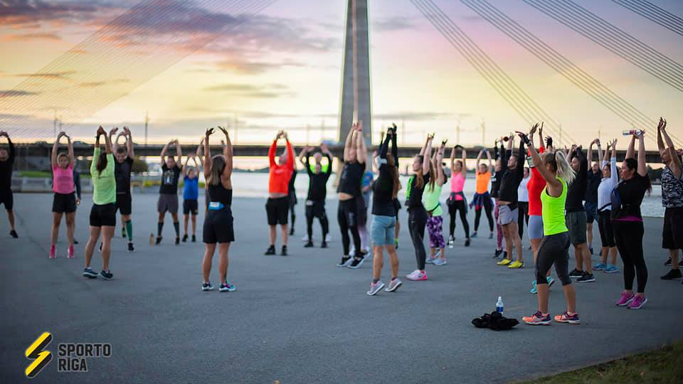Rīgā tiek uzsāktas bezmaksas sporta nodarbības brīvā dabā