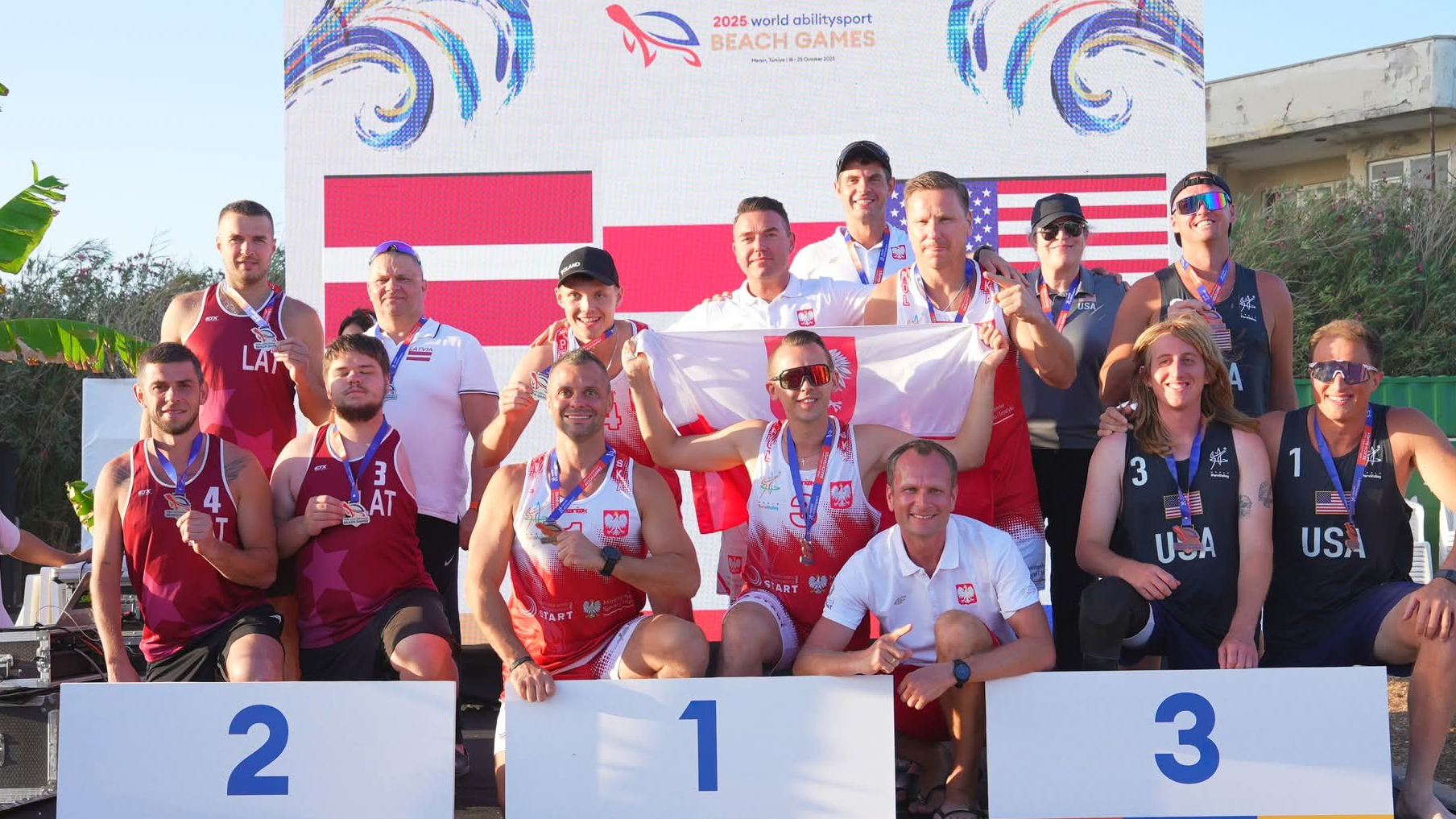 Latvijas paravolejbolisti kļūst par pasaules vicečempioniem pludmales volejbolā