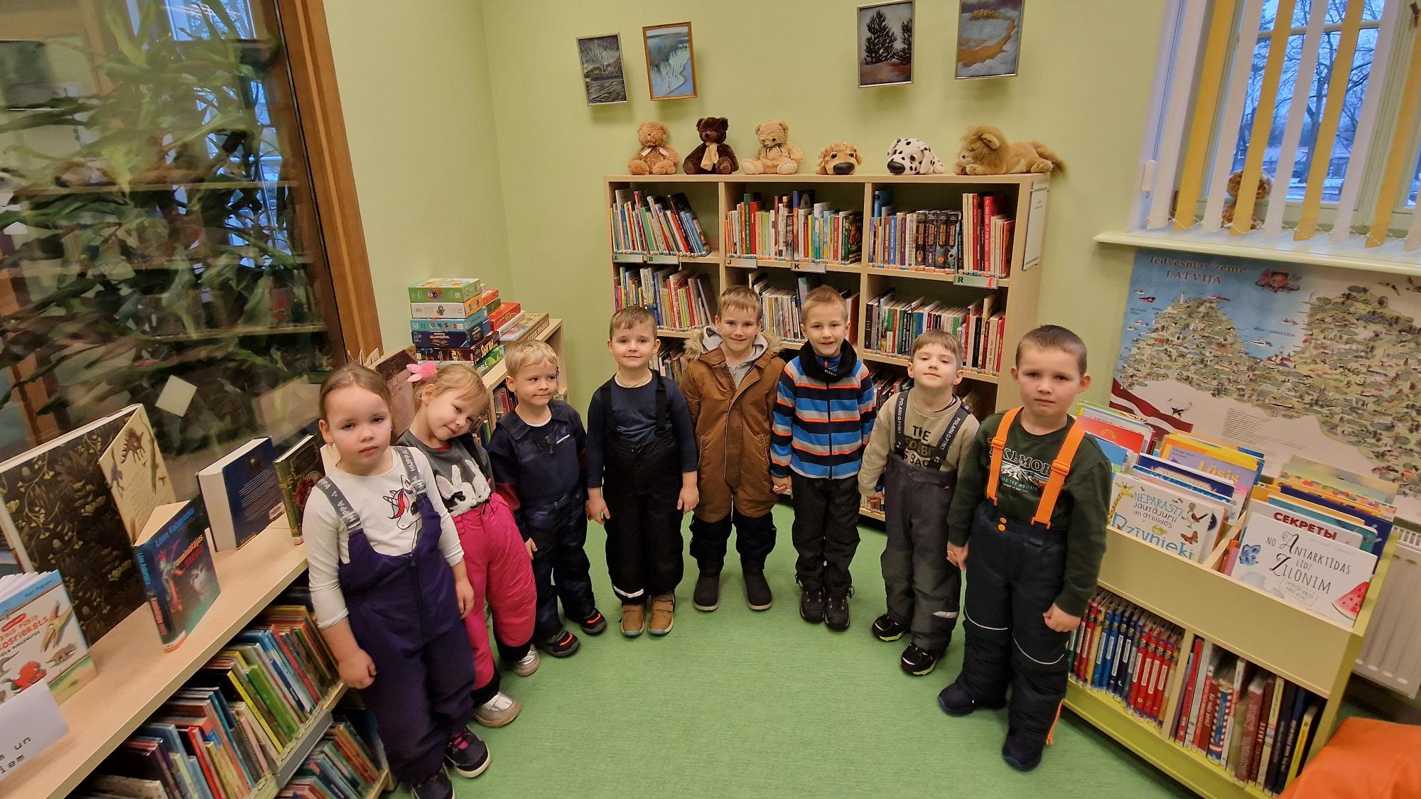 Rīgas 232. pirmsskolas izglītības iestādes audzēkņi apmeklē Ziemeļblāzmas bibliotēku
