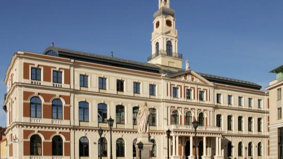 Rīgas izglītības iestāžu direktori noslēdz mentoringa programmu un prezentēs sasniegto