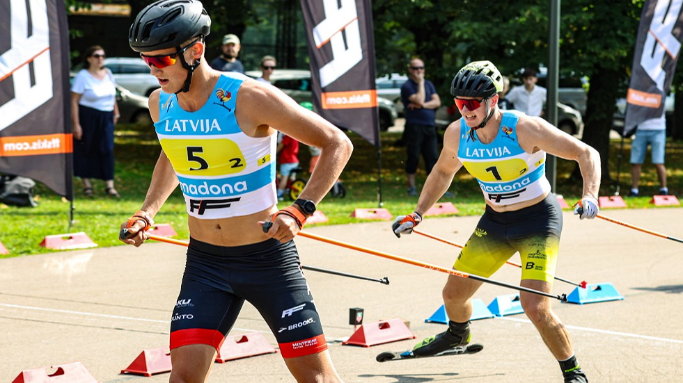 RSS “Arkādija” slēpotājiem ar Skujiņu priekšgalā panākumi Latvijas čempionāta 5.posmā rollerslēpošanā