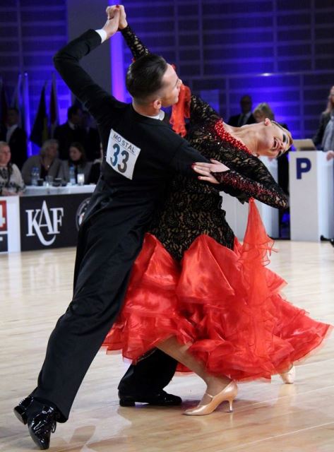 Latvijas pāris pusfinālā pasaules čempionātā Standartdejās profesionāļu divīzijā 