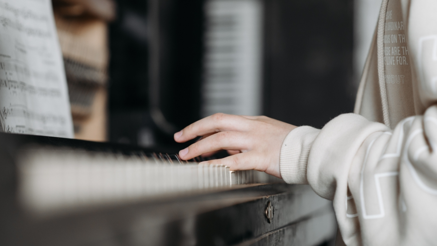 Latvijas izglītības iestāžu vokāli instrumentālo ansambļu, instrumentālo kolektīvu un popgrupu festivāls – konkurss